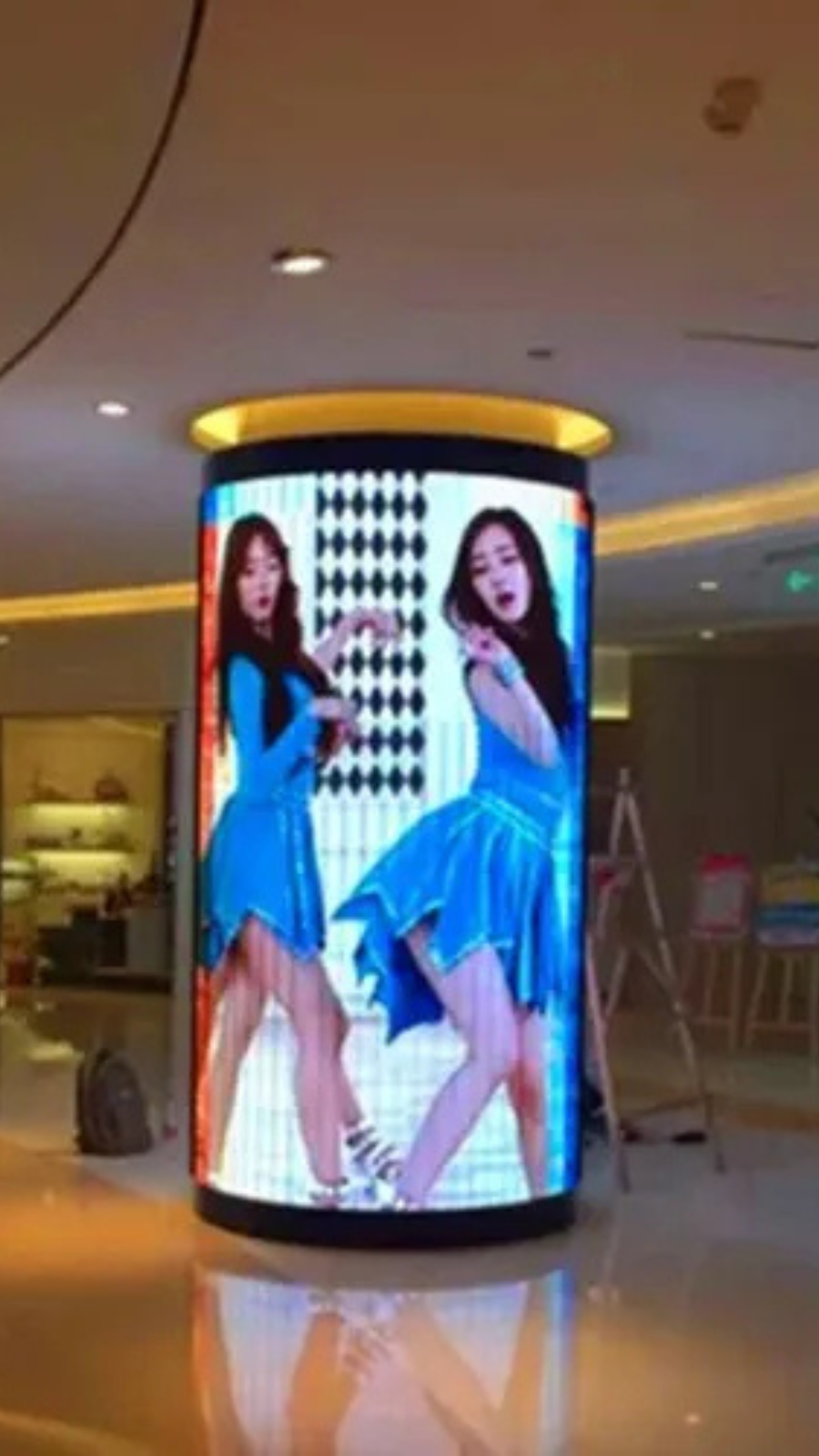 Curved Led wall tv for ads